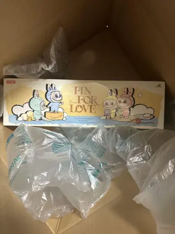 THE MONSTERS PIN FOR LOVE 시리즈