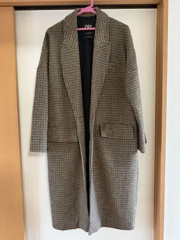 ZARA 체크 무늬 롱 코트