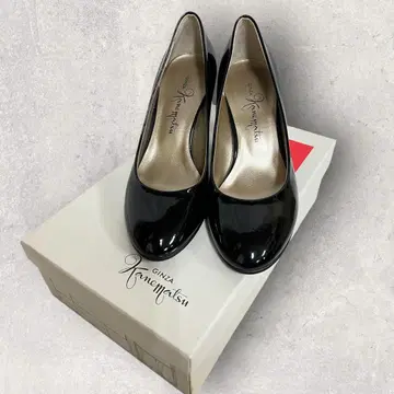 미사용 GINZA 카네마츠 에나멜 펌프스 22.5cm