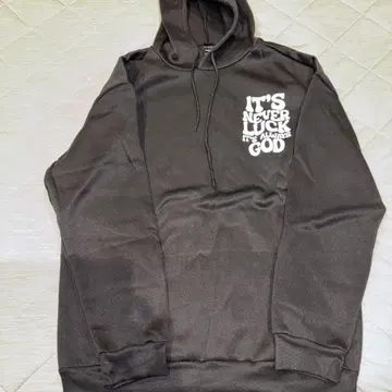 블랙 후드 부착 후드티 메시지 프린트