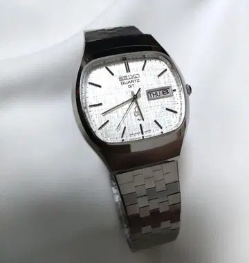 초레어 SEIKO QT 특이한 다이얼 데이데이트