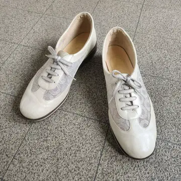 긴자 요시노야 끈 포함 컴포트 슈즈 경량 실버 25.5cm 77