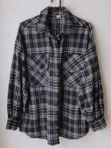 H&M DIVIDED 체크 셔츠 긴팔 셔츠 그레이 계열 캐주얼