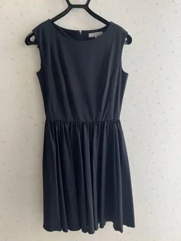 M-PREMIER COUTURE 슬리브리스 원피스 38