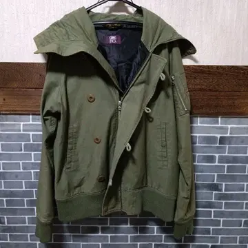 올리브 그린 밀리터리 자켓 후드 부착