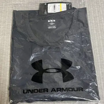 [새상품 미개봉] UNDER ARMOUR T셔츠 M사이즈 블랙 컬러