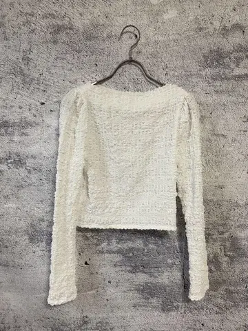 셀포드 크롭 셔링 블라우스