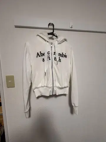 Abercrombie 화이트 복슬복슬 후드티
