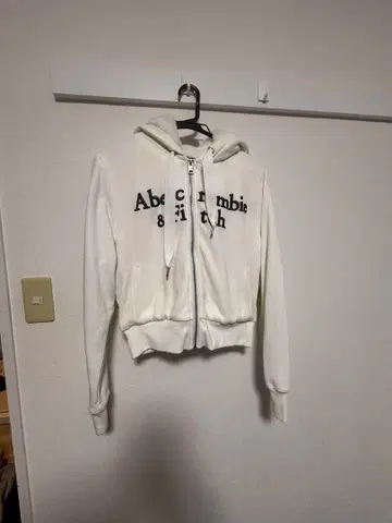 Abercrombie 화이트 복슬복슬 후드티