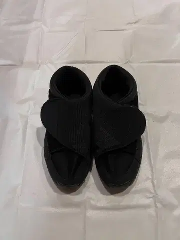 문스타 스니커즈