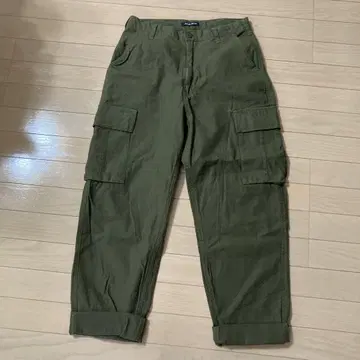 카키색 M 사이즈 팬츠