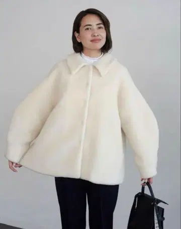 OHGA 무스탕 코트 화이트 M