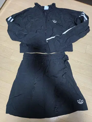 adidasOriginals 프릴 셋업