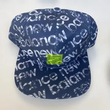 New Balance 로고 프린트 캡 네이비