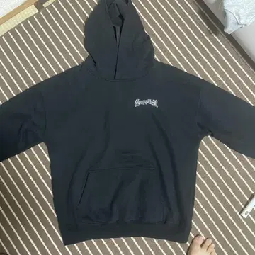블랙 후드 부착 후드티 로고