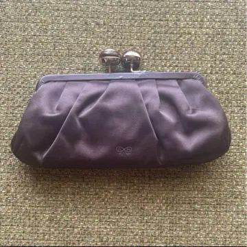 Anya Hindmarch 클러치백