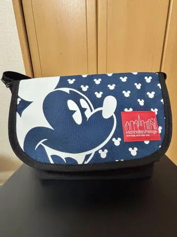 Manhattan portage x Disney 한정판 메신저 백 M
