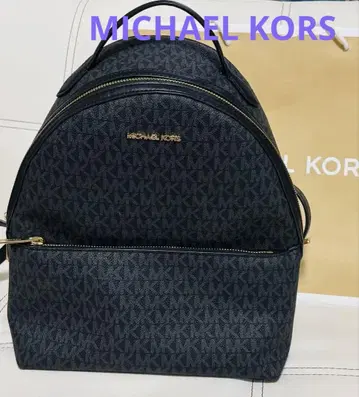 MICHAEL KORS 블랙 로고 백팩 [ 새상품급 ]