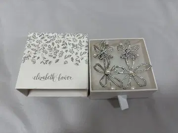 elizabeth bower 꽃 모티브 귀찌 2세트