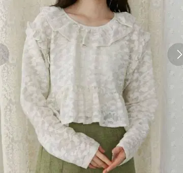 라메 레이스 프릴 칼라 상의 메리제니