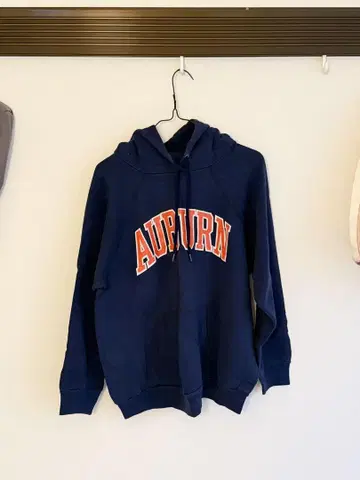 AUBURN 로고 네이비 후드티 후드 부착