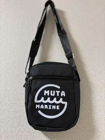 muta 그래픽 숄더백 바디백 블랙 3