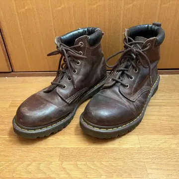 Dr. Martens UK8