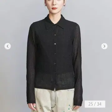 비침이 있는 블랙 긴팔 셔츠