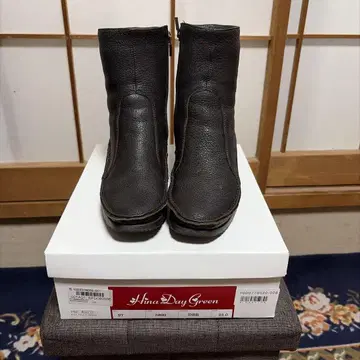 히나 데이 그린 숏부츠 다크 브라운 23cm