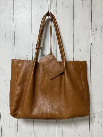 브라운 가죽 토트백 파우치 포함