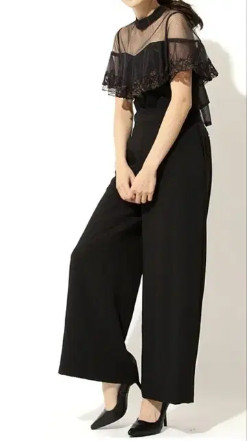 Lily Brown 튤 자수 올인원