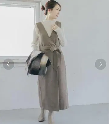 어반리서치 로쏘 ROSSO 스웨이드 V넥 스트레이트 원피스
