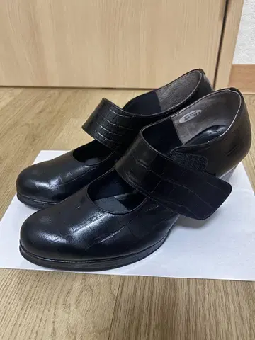 블랙 토끼 악어 엠보싱 하이힐 24.5cm