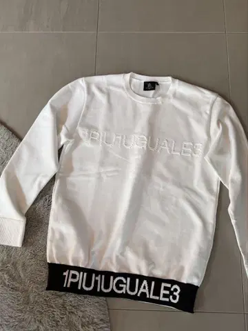 1PIU1UGUALE3 GOLFWEAR 상의