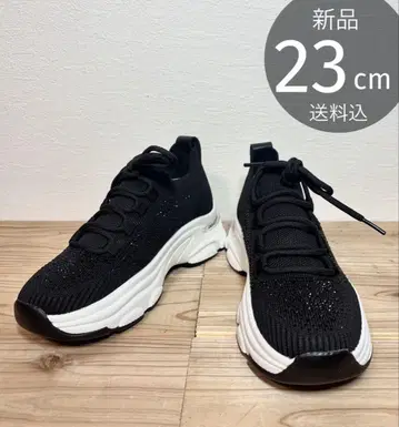 새상품 정가 11,000엔 스트레치 스니커즈 23cm