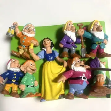 백설공주와 일곱 난쟁이 피규어 세트