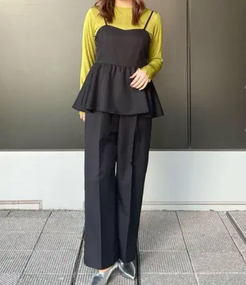 새상품급 유나이티드 애로우즈 블랙 페플럼 살로펫