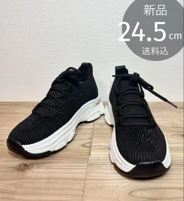 새상품 정가 11,000엔 스트레치 스니커즈 큐빅 24.5cm