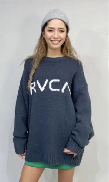 RVCA 다크 블루 오버 사이즈 니트