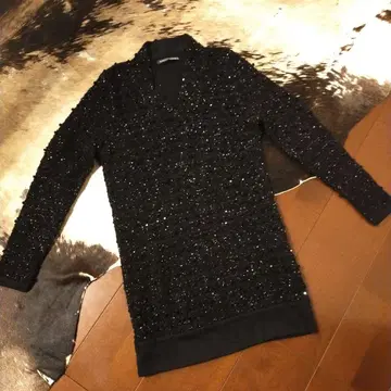5351 POUR FEMMES 반짝이는 블랙 상의