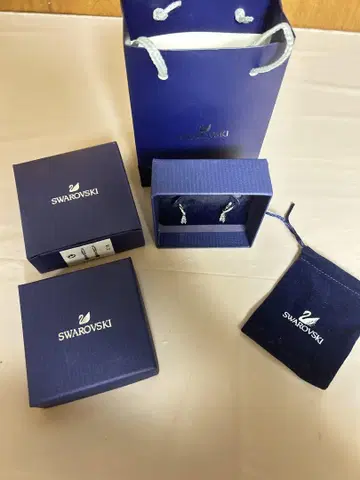 SWAROVSKI 크리스탈 드롭 귀걸이