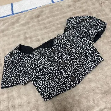GYDA 도트 무늬 퍼프 슬리브 블라우스