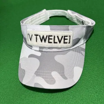 [새상품급] 비투엘브 V12 BOX 로고 선바이저 카모 무늬