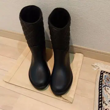 블랙 레인부츠