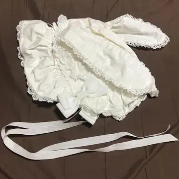 토끼 귀 보닛 화이트
