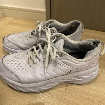 HOKA 스니커즈
