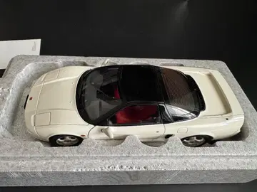 혼다 NSX 타입 R 1/18 다이캐스트 모델