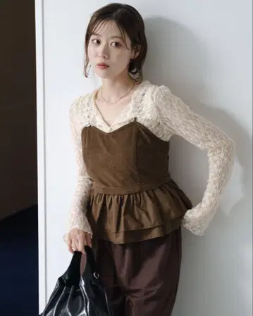 [ Kastane ] 스웨이드 페플럼 뷔스티에