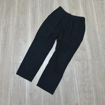 플라스테 슬랙스 블랙 스트레이트 팬츠 s 노코어 시크 업무