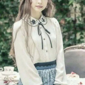 axes femme 엑시즈팜 원더랜드의 앨리스 블라우스 트럼프 병정